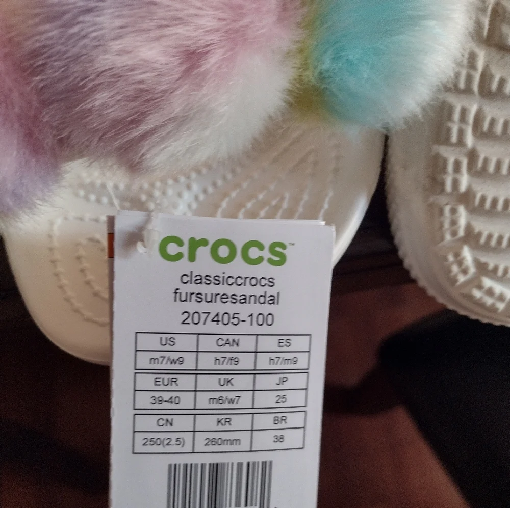 Crocs women's white sandals. - Picture 2 of 4